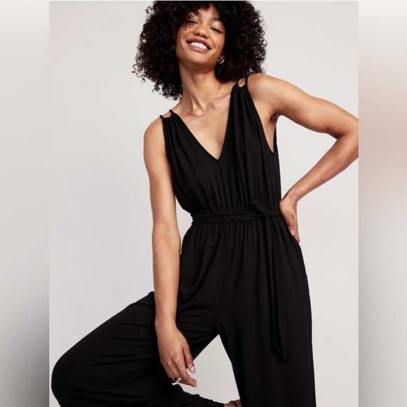 NWT! Black Sleeveless Double-Strap Ankle-Length Jumpsuit - Multiple - Picture 3 of 8